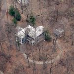 Rock Hill mansion in Mockingbird Valley threatened (via Bing maps)