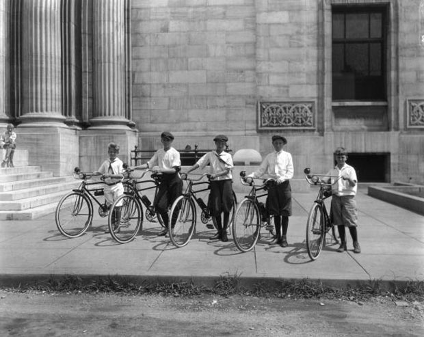 Children and bikes at the Central Library (Courtesy UL Photo Archives)
