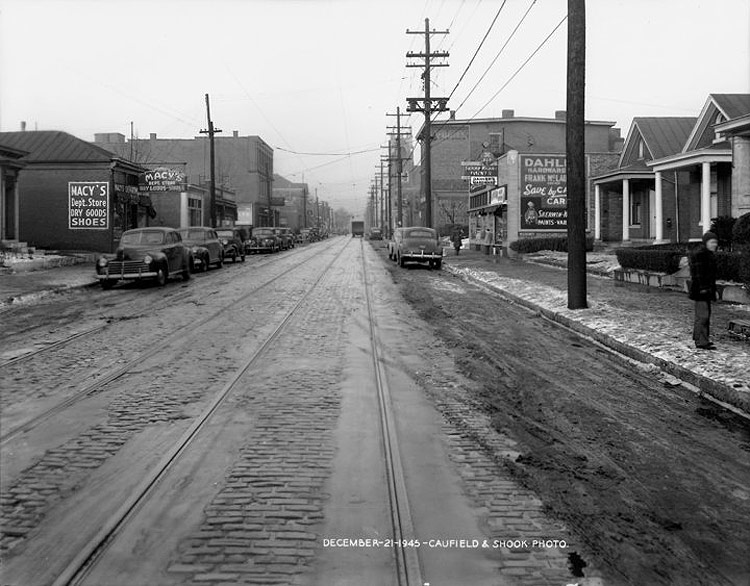 Snow and slush in 1945 on Shelby Street, showing trolley tracks. (Courtesy UL Photographic Archives)