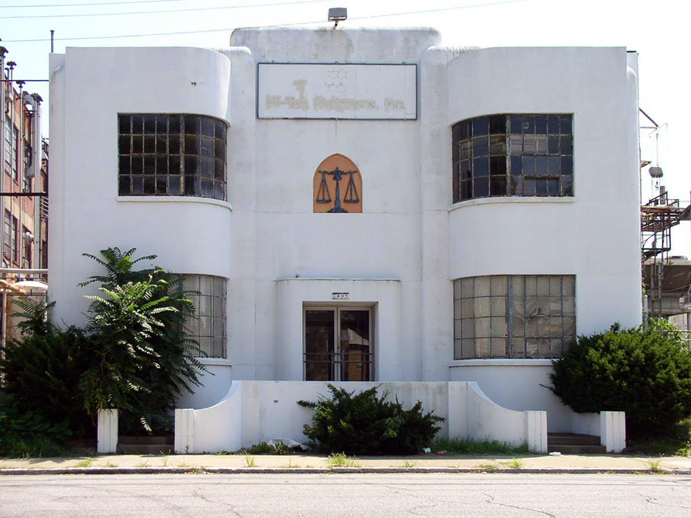 The Jones-Dabney Building in 2004. (Bryan Grumley)