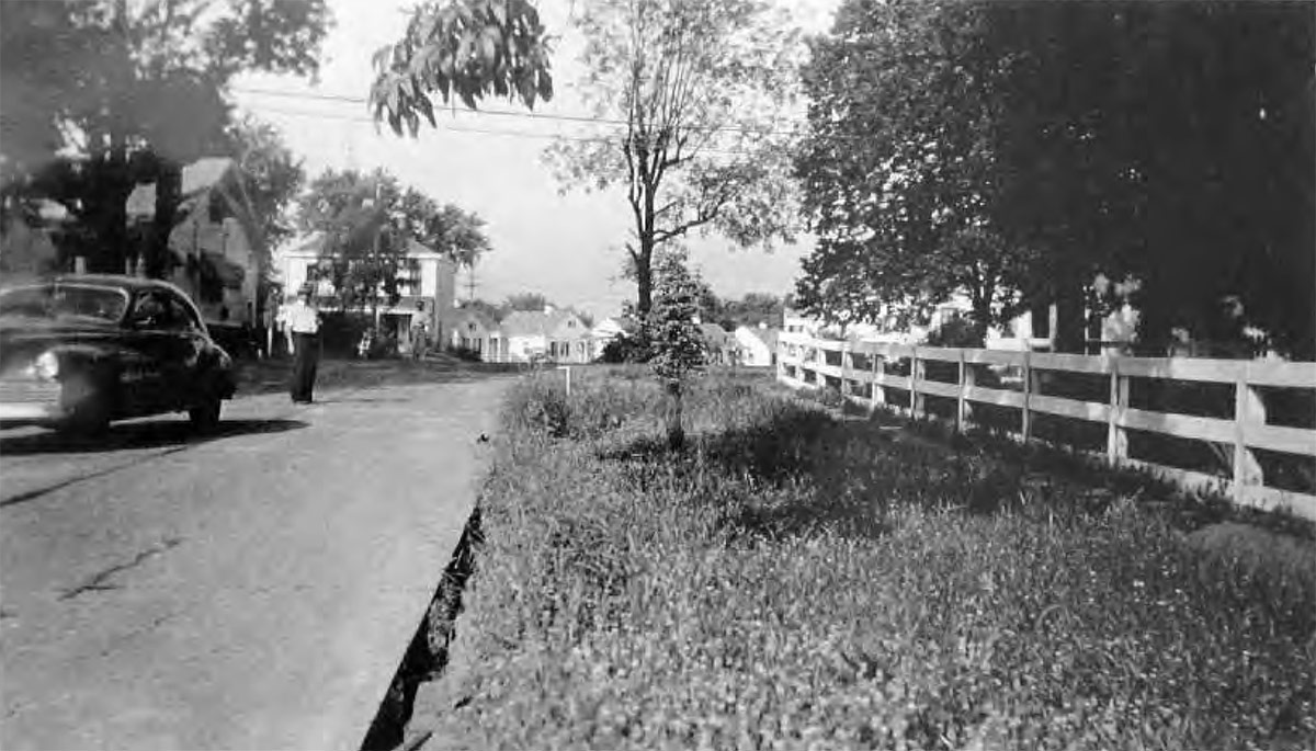 Old Staebler Avenue at Chenoweth Lane facing west, showing Colonial Village circa 1942. (St. Matthews Historical Society / Courtesy KYTC)