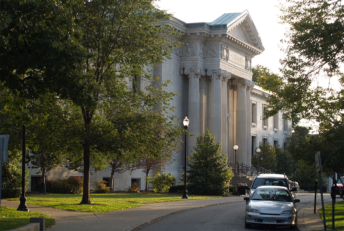 The Louisville Free Public Library in SoBro. (Del Ramey / Flickr)