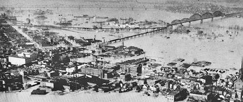 The Big Four Bridge ramps visible in a photo of the 1937 flood.