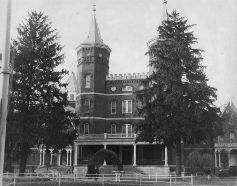 View of the administration building in 1933. (Courtesy UL Archives - Reference)