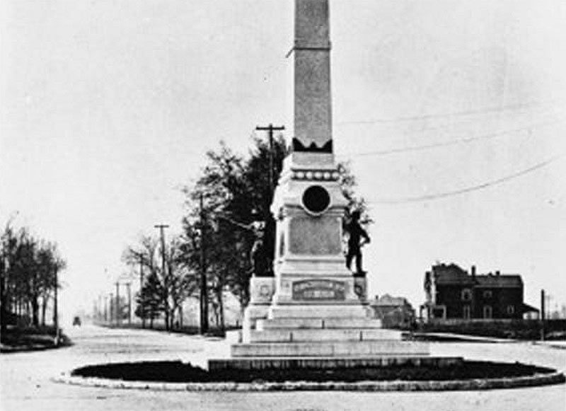 An early view of the Confederate Monument shows the perimeter ring and lamps were not yet installed and that few houses on Park Place in the distance had yet been completed. (Courtesy UL Archives - Reference)