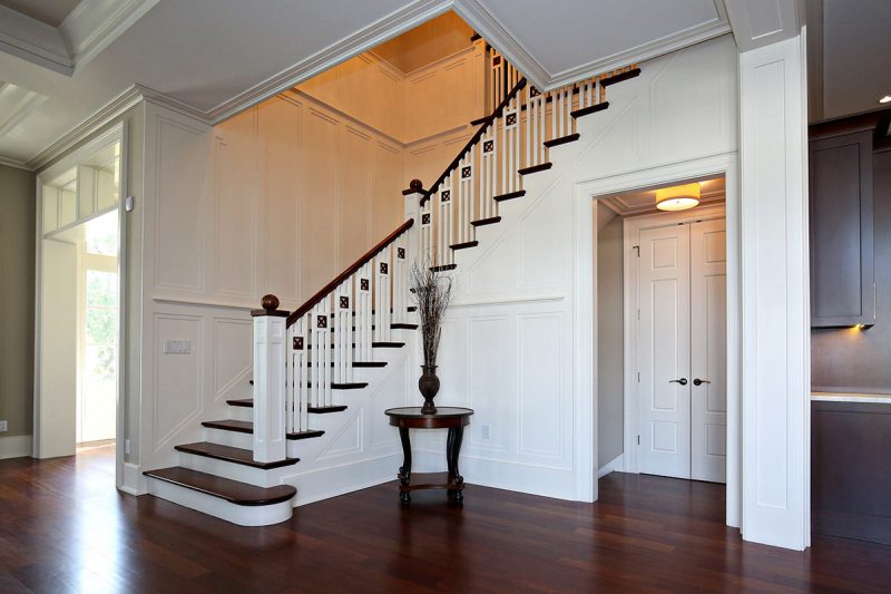 A staircase at the Hacet Residence. (Courtesy Burrus Architecture & Construction)