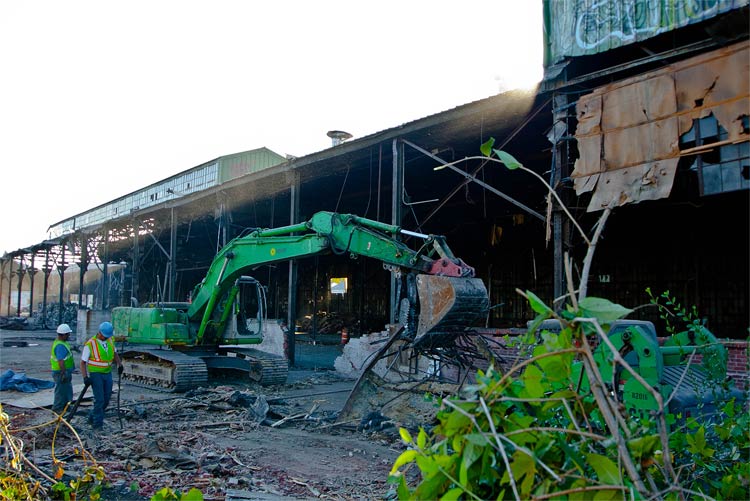 Demolition of the Green Giant in early November. (Clynt Dudleson / Flickr)