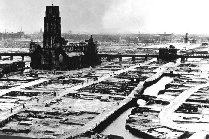 Rotterdam after bombings in World War II. (Wikimedia Commons)