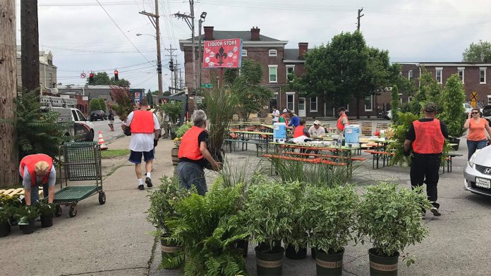 Preparing for Better Block Shelby Park. (Courtesy Three Points Beautification)